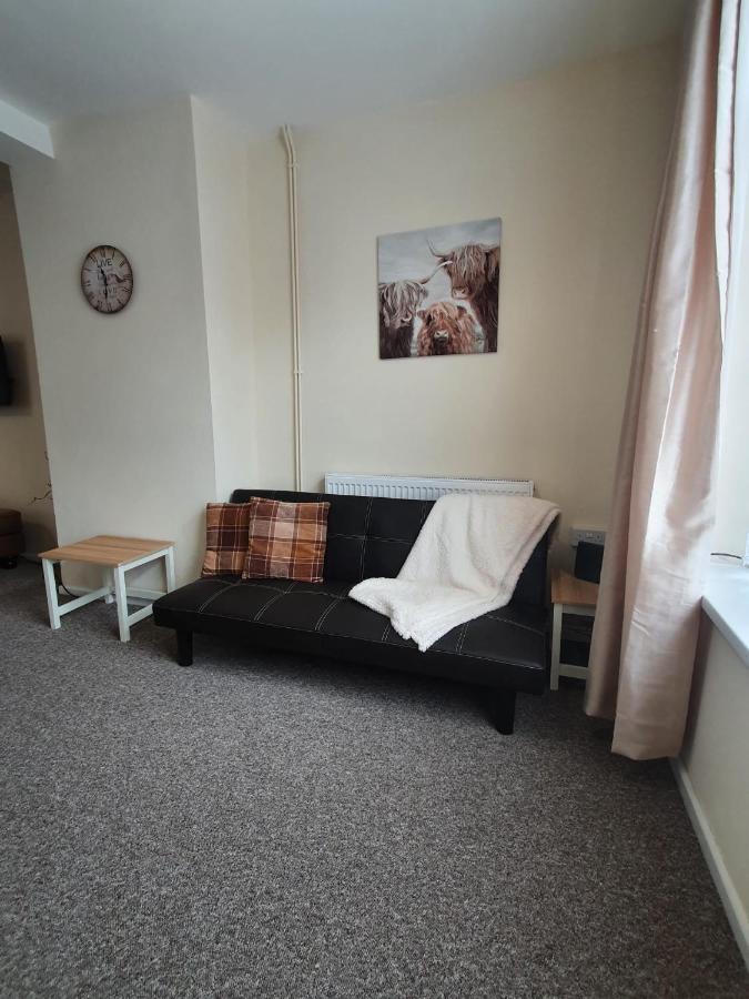 2 Bed House, Contractors & Holiday Guests Welcomed Dowlais Exterior foto