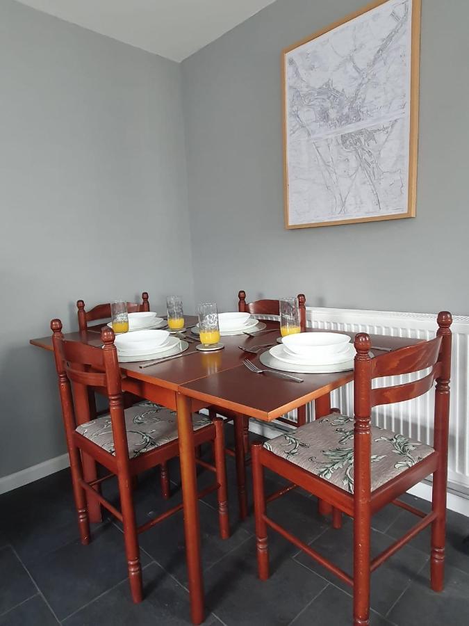 2 Bed House, Contractors & Holiday Guests Welcomed Dowlais Exterior foto
